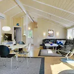 Dom wakacyjny Three-bedroom In Asnas
