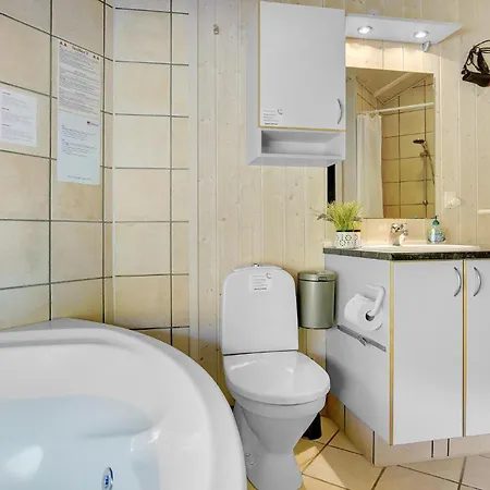 Three-bedroom In Asnas 펜션 *