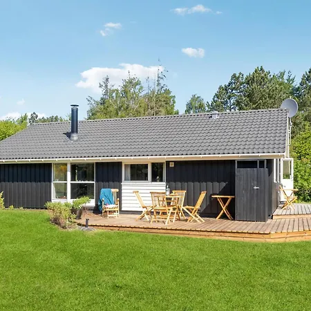 Three-bedroom In Asnas Asnæs