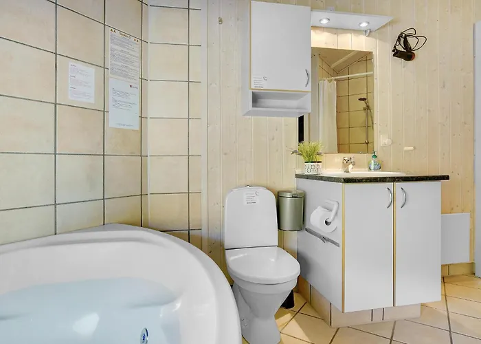 Three-bedroom In Asnas Semesterbostad *