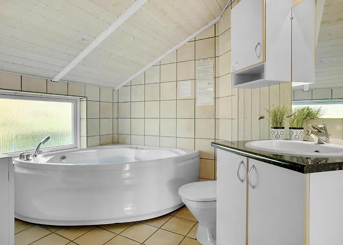 Three-bedroom In Asnas Semesterbostad