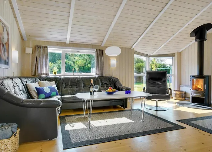 Three-bedroom In Asnas * Asnæs