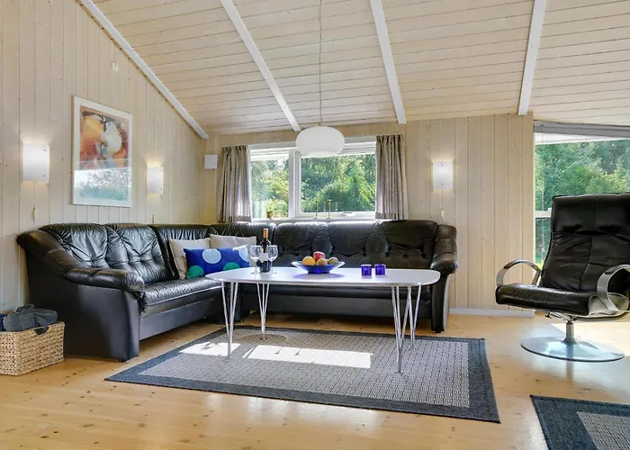 Three-bedroom In Asnas Semesterbostad
