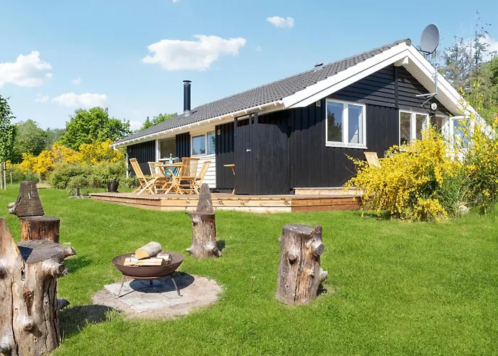 Semesterbostad Three-bedroom In Asnas