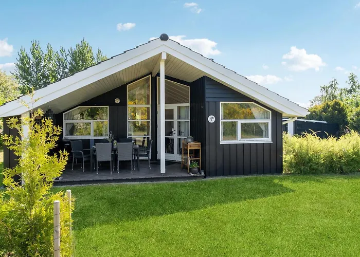 Three-bedroom In Asnas Asnæs
